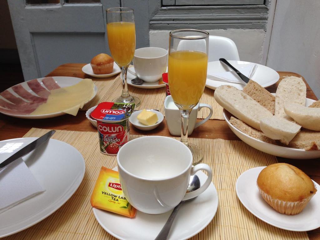 Acomodação com café da manhã  Guest House Santiago