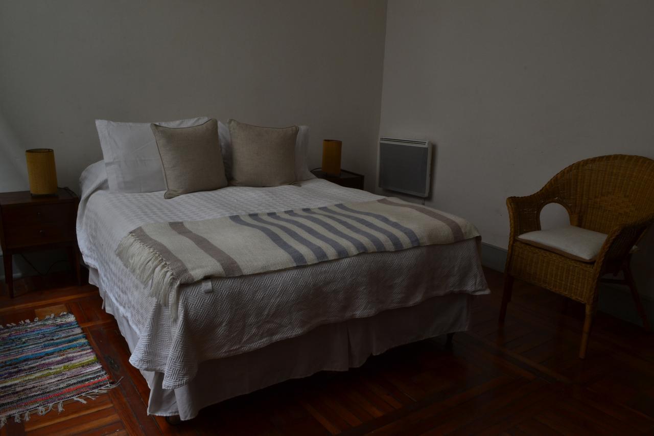 Acomodação com café da manhã  Guest House Santiago